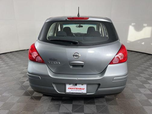 2009 Nissan Versa 1.8 S
