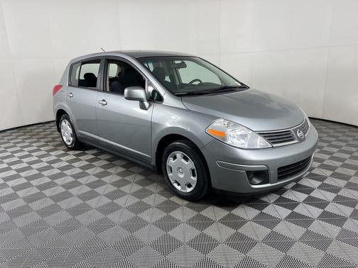 2009 Nissan Versa 1.8 S