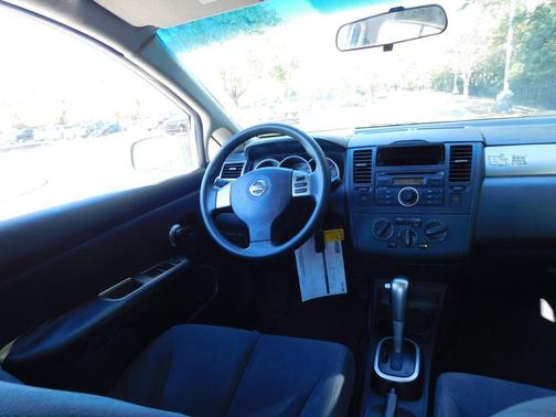 2009 Nissan Versa 1.8 S