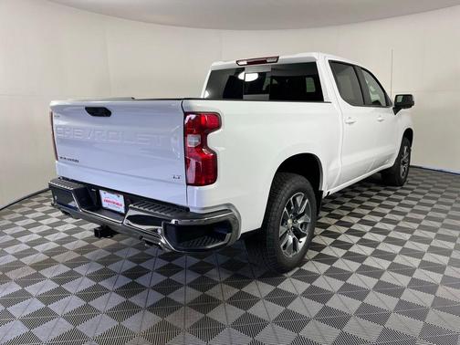 Summit White 2026 Chevrolet Silverado 1500 LT