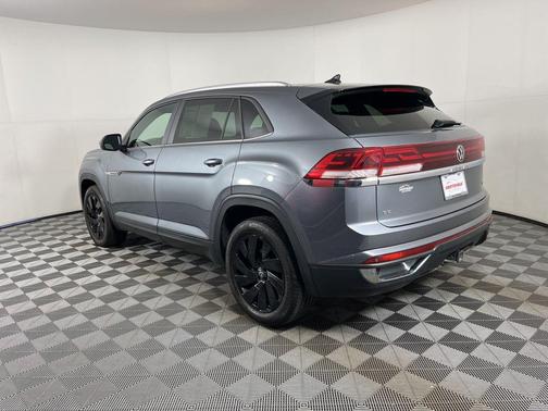 2024 Volkswagen Atlas Cross Sport 2.0T SE w/Technology 4MOTION