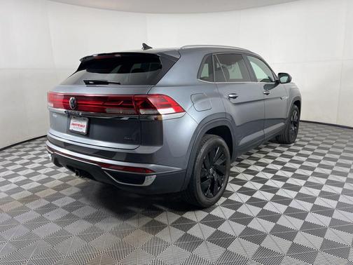 2024 Volkswagen Atlas Cross Sport 2.0T SE w/Technology 4MOTION