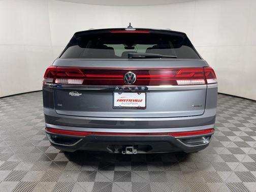 2024 Volkswagen Atlas Cross Sport 2.0T SE w/Technology 4MOTION
