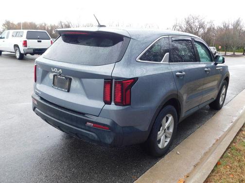 2023 Kia Sorento LX