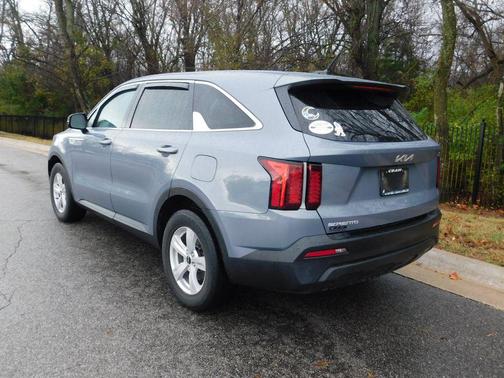 2023 Kia Sorento LX