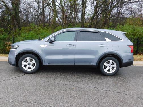 2023 Kia Sorento LX