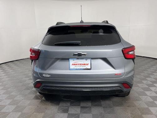 Sterling Gray Metallic 2025 Chevrolet Trax FWD 2RS