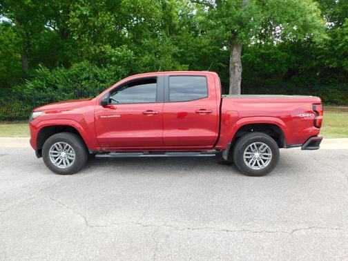 Radiant Red Tintcoat 2024 Chevrolet Colorado LT