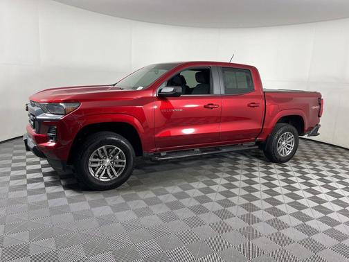 Radiant Red Tintcoat 2024 Chevrolet Colorado LT