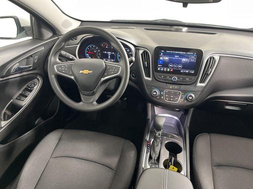 Summit White 2024 Chevrolet Malibu FWD 1LT