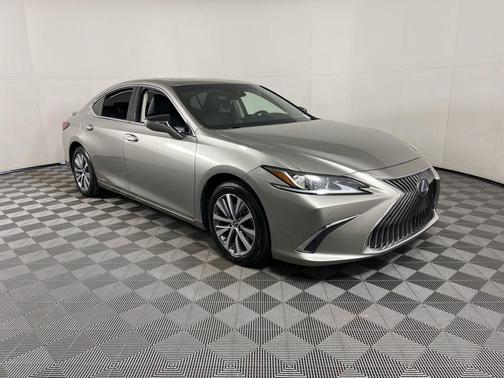 2020 Lexus ES 300h Base