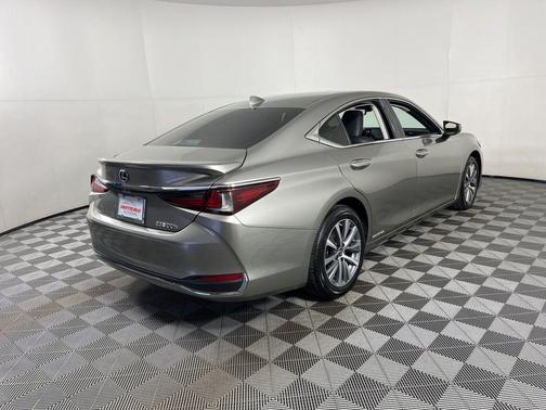 2020 Lexus ES 300h Base
