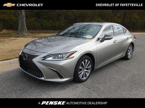 2020 Lexus ES 300h Base