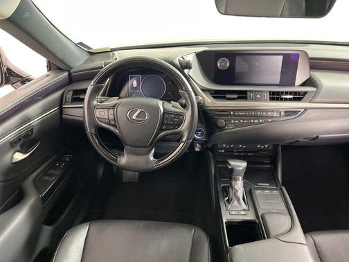 2020 Lexus ES 300h Base