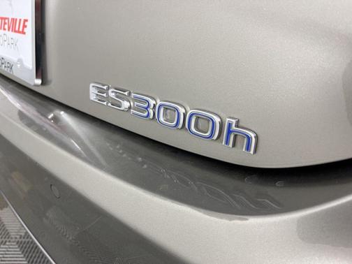 2020 Lexus ES 300h Base