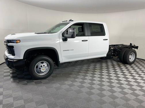 2026 Chevrolet Silverado 3500 WT