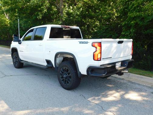 Summit White 2025 Chevrolet Silverado 2500 LT