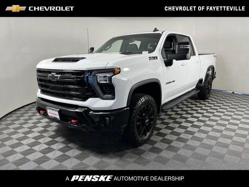 Summit White 2025 Chevrolet Silverado 2500 LT