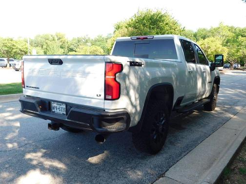 Summit White 2025 Chevrolet Silverado 2500 LT