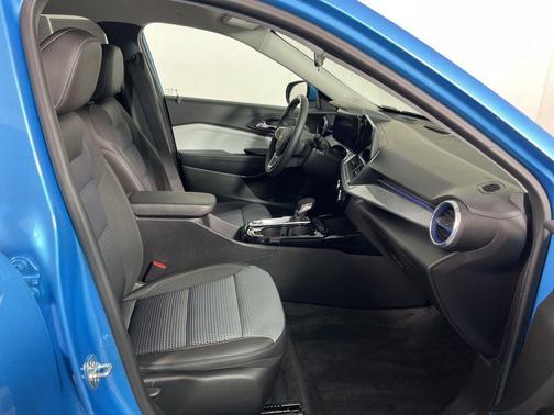 Marina Blue Metallic 2025 Chevrolet Trax LT