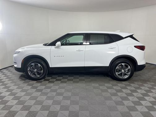 Summit White 2025 Chevrolet Blazer 2LT