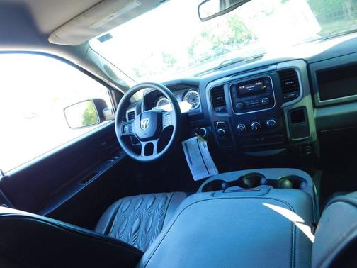 Delmonico Red Pearlcoat 2019 RAM 1500 Tradesman