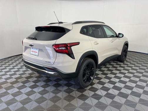White Sands 2026 Chevrolet Trax FWD ACTIV