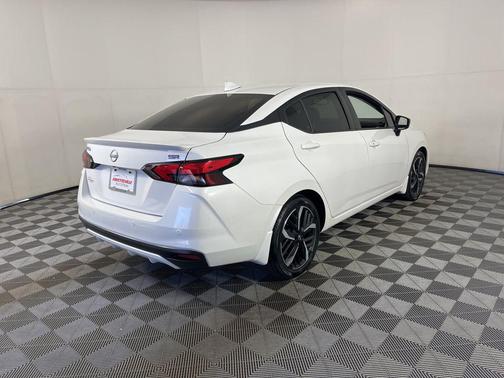 2024 Nissan Versa 1.6 S