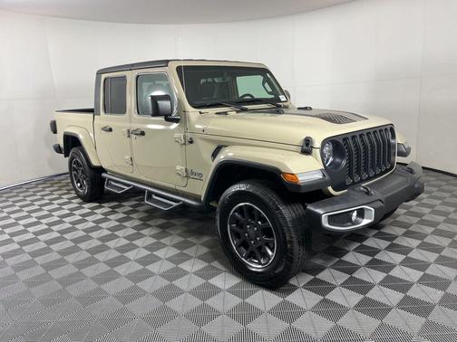 2022 Jeep Gladiator Overland