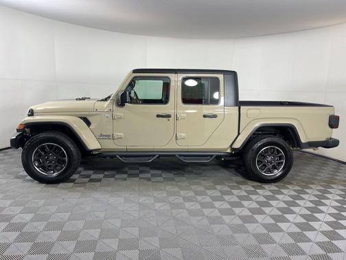 2022 Jeep Gladiator Overland