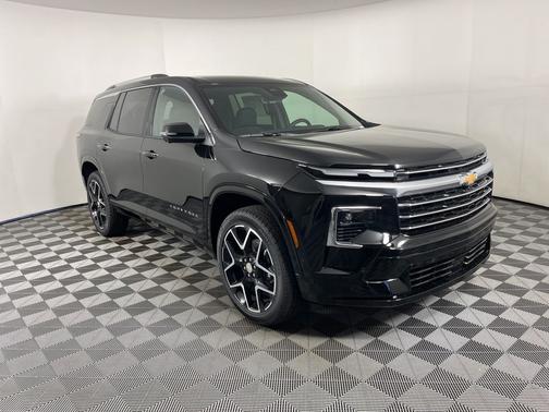 Mosaic Black Metallic 2026 Chevrolet Traverse High Country