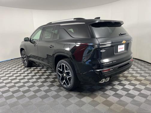 Mosaic Black Metallic 2026 Chevrolet Traverse High Country