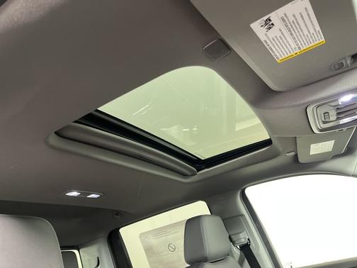 Polar White Tricoat 2026 Chevrolet Silverado 1500 LTZ
