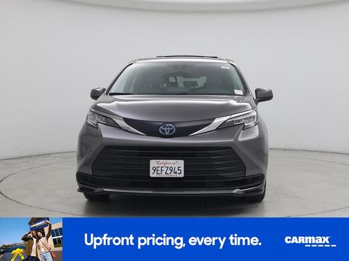 2023 Toyota Sienna LE