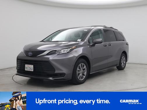 2023 Toyota Sienna LE