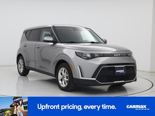 Gray 2024 Kia Soul LX
