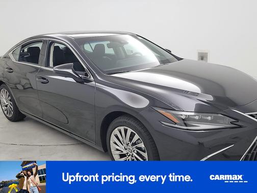 Black 2025 Lexus ES 300h Luxury
