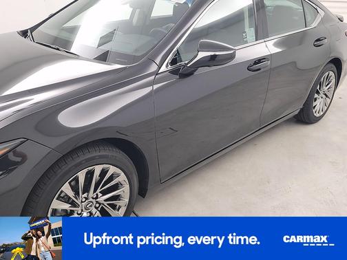 Black 2025 Lexus ES 300h Luxury