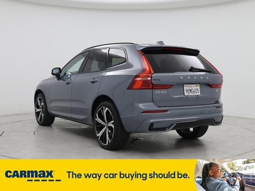 2024 Volvo XC60 B5 Ultimate Dark Theme