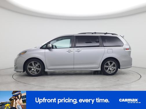 Silver 2017 Toyota Sienna SE