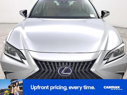 Silver 2022 Lexus ES 300h