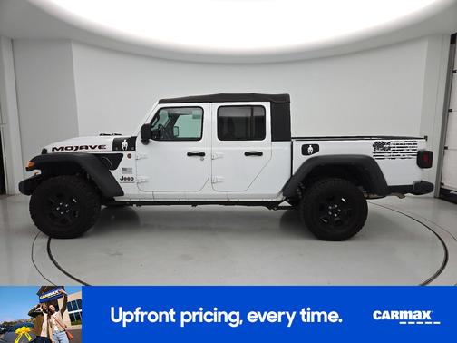 White 2022 Jeep Gladiator Mojave