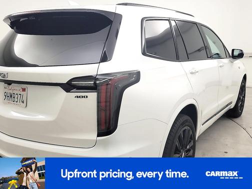 White 2024 Cadillac XT6 Sport