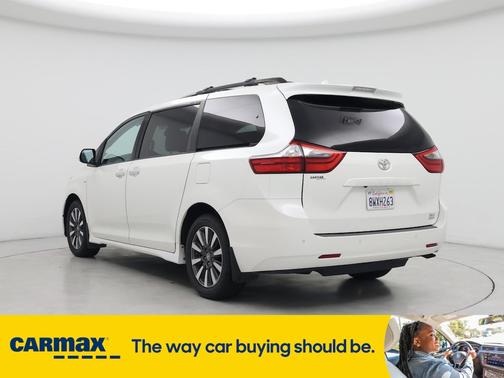 2020 Toyota Sienna XLE
