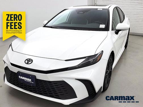 White 2025 Toyota Camry SE