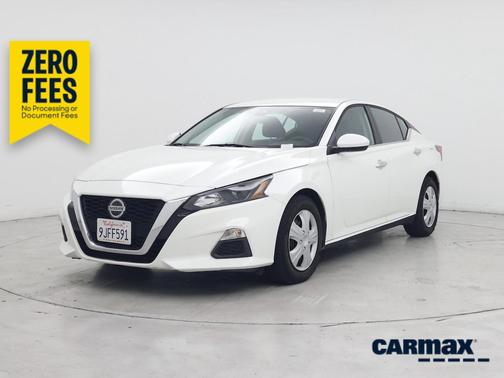 White 2022 Nissan Altima S