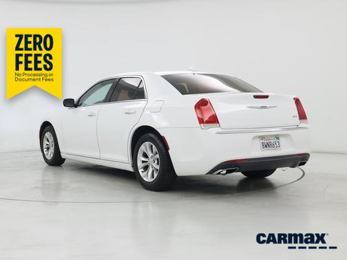 White 2016 Chrysler 300 C