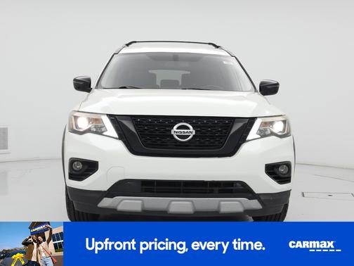 White 2019 Nissan Pathfinder SV