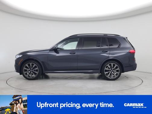Gray 2022 BMW X7 M50i
