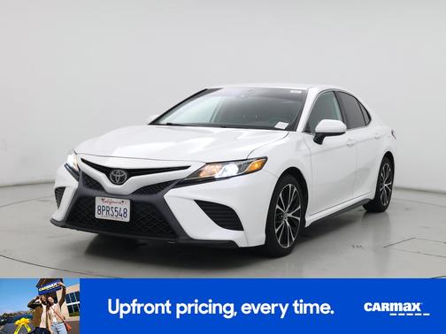 White 2020 Toyota Camry SE